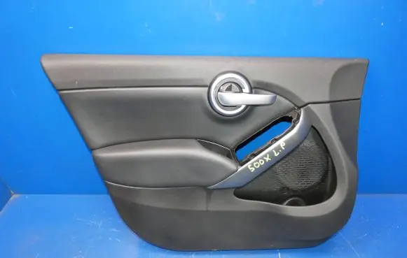 Fiat 500X Front door card panel trim