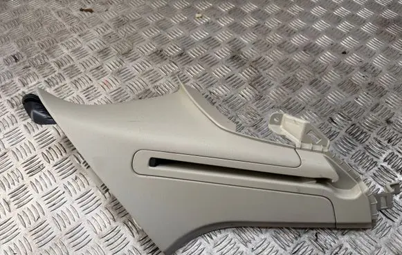 Volvo XC60 (D)pillar trim (top) 31425703