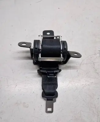 Nissan Qashqai Middle seatbelt (rear) 6061619 047134047134
