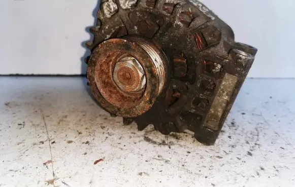 Renault Kangoo I Generator/alternator 8200103744 SG7S013 254281D