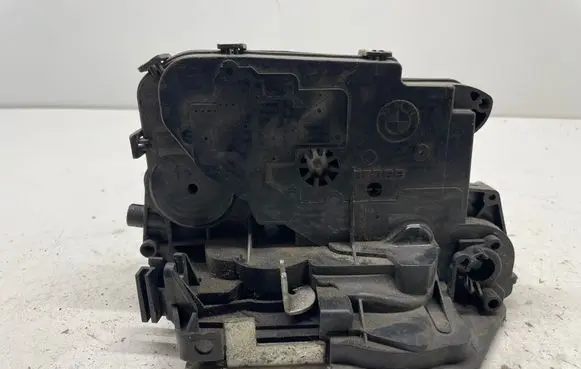 BMW 3 E90 E91 Rear door lock 7060295