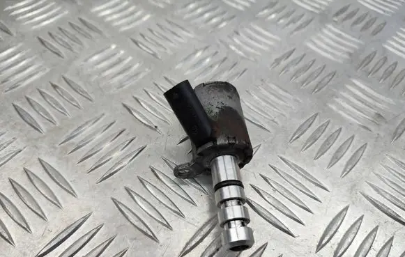 Audi A4 S4 B9 Oil pressure sensor 04L906455B