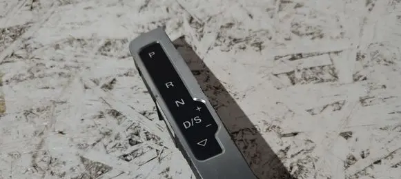 Audi Q5 SQ5 Gear shift selector indicator 8R1713463