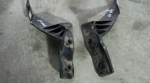 Citroen C4 Cactus Fender mounting bracket