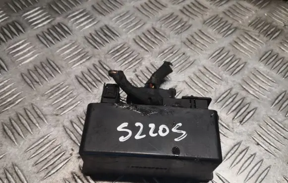 Mercedes-Benz S W220 Glow plug pre-heat relay 0285454032 A0285454032