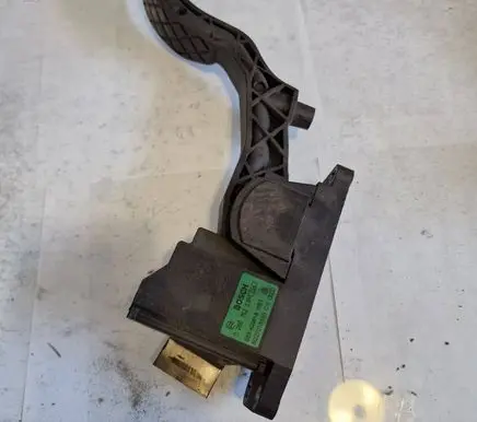 Volkswagen Golf IV Accelerator throttle pedal 585400619YB3 6Q2721503G 0280752219