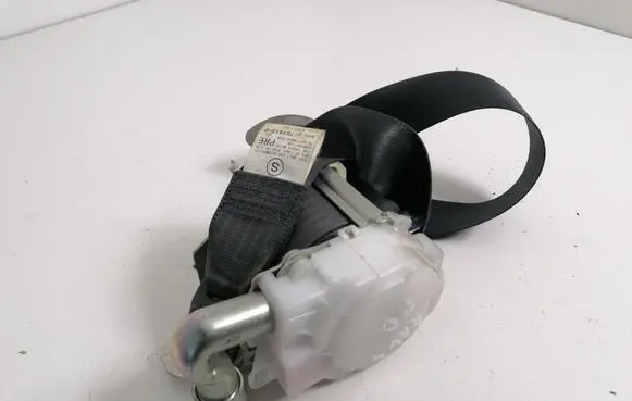 Toyota RAV 4 (XA30) Front seatbelt 7Q1410P