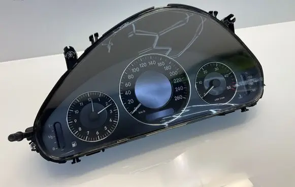Speedometer (instrument cluster)