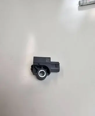 KIA Sportage Airbag deployment crash/impact sensor 95920B4000 12162016 A70458989