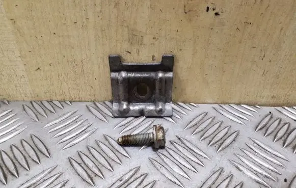 Battery bracket