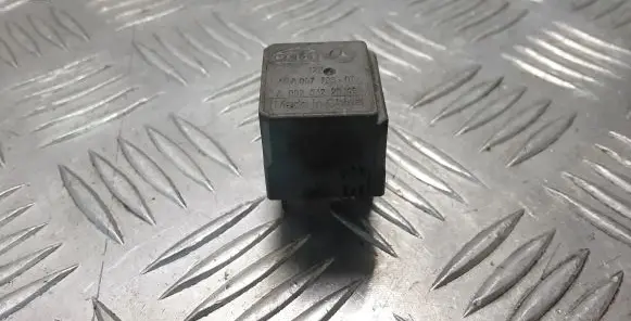 Mercedes-Benz Vito Viano W639 Other relay A0025422619