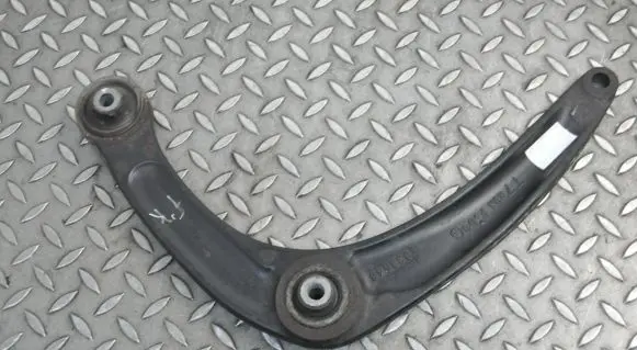 Citroen DS4 Front lower control arm/wishbone 833548