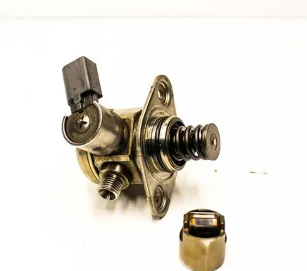 BMW 5 GT F07 Fuel injection high pressure pump 7595339