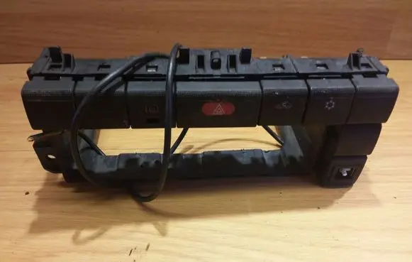 Opel Vectra B Hazard light switch