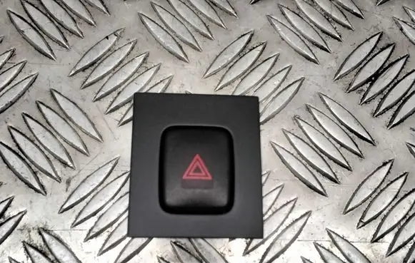 Volvo V70 Hazard light switch 9123685