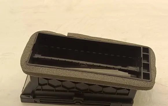Ford Mach-E I Quarter panel pressure vent 