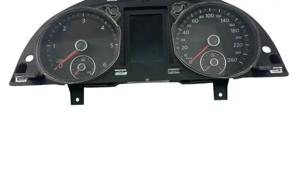 Volkswagen PASSAT B7 Speedometer (instrument cluster) 3AA920870J