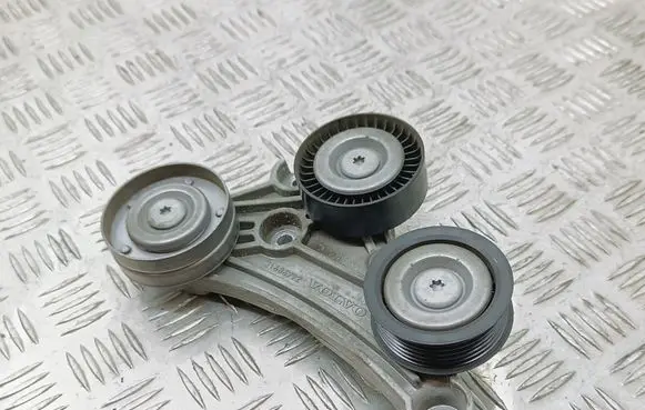 Volvo S60 Generator/alternator belt tensioner 31686792