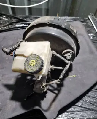 Volvo V70 Brake booster P30665453