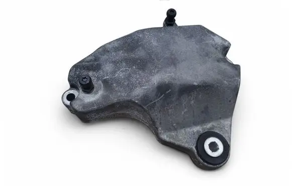 Mercedes-Benz GLA W156 Engine mounting bracket A2702230002