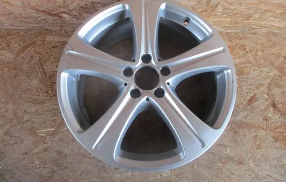 R18 alloy rim