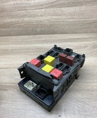 Renault Vel Satis Fuse module 8200319446 8200276721