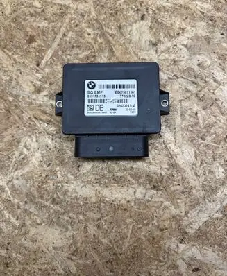 BMW 5 F10 F11 Hand brake control module 6798113 23122010 32620231A