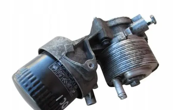 Nissan Pathfinder R51 Oil filter mounting bracket