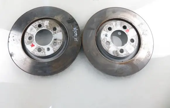 Volkswagen Golf IV Front brake disc 