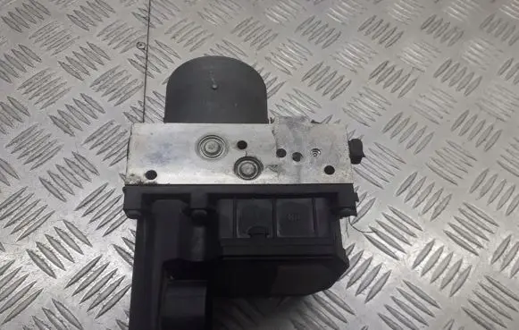 Toyota Corolla E120 E130 ABS Pump 89541-02040