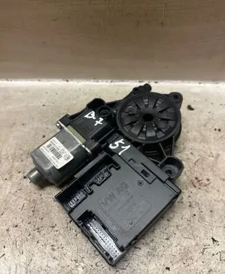 Volkswagen PASSAT B6 Front door window regulator motor 3C0959792B 110322 918433110