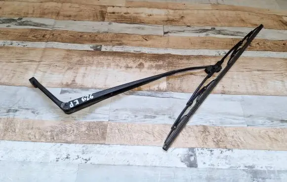 Audi A6 S6 C5 4B Front wiper blade arm