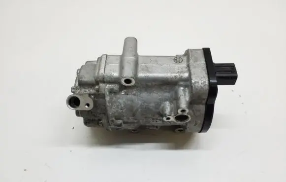 Toyota RAV 4 (XA50) Air conditioning (A/C) compressor (pump) 0424001101 7D65893
