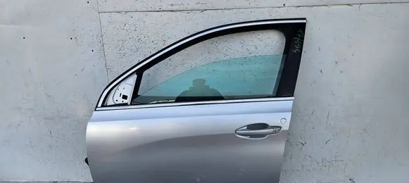 Peugeot 308 Front door 