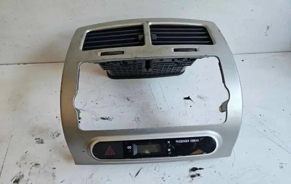 Toyota Urban Cruiser (XP110) Dash center air vent grill 5540552810