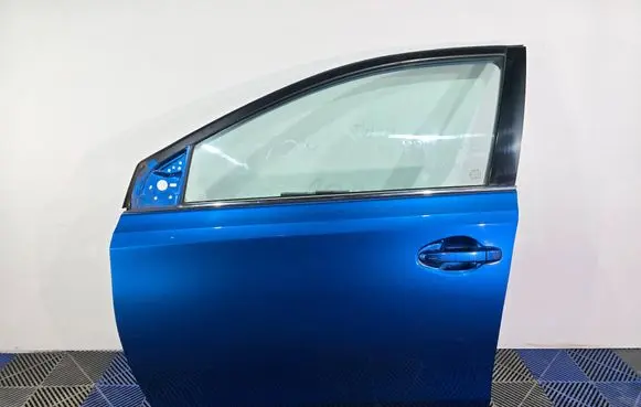 Toyota Auris E180 Front door PAINTCODE8T7