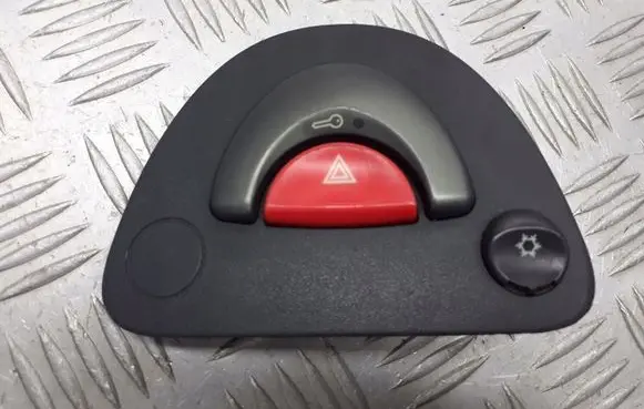 Smart ForFour I Hazard light switch