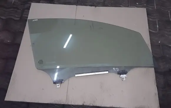 Toyota Auris 150 Front door window glass four-door 43R007951