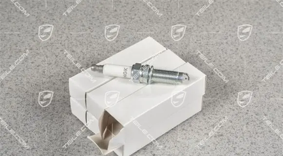 Porsche Cayenne (9PA) Spark plug 95517022090