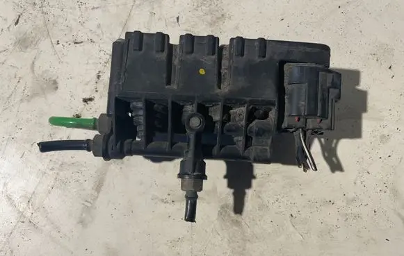 Land Rover Discovery 4 - LR4 Air suspension valve block 