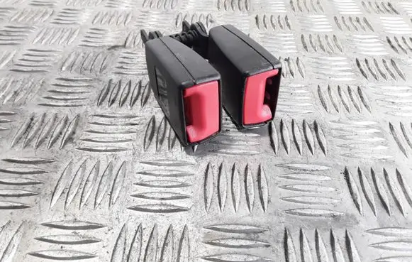 Opel Astra J Middle seatbelt buckle (rear) 13354863 13354869