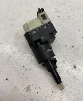 Audi A4 S4 B7 8E 8H Brake pedal sensor switch 1K2945511