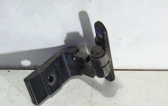 BMW 5 F10 F11 Rear door lower hinge 7185635