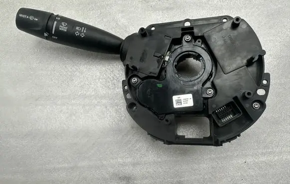 Dodge RAM 1500 DS Wiper turn signal indicator stalk/switch 68518437AA