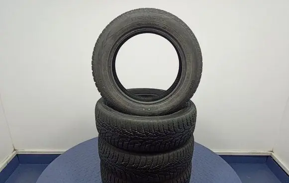 Seat Toledo I (1L) R17 winter tire 6419440403946