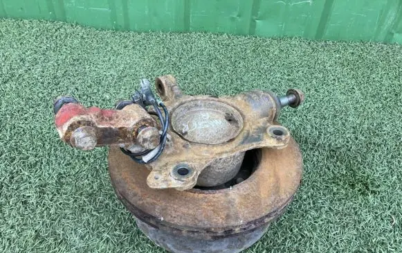 Renault Master III Front wheel hub spindle knuckle 400103826R 8200688880