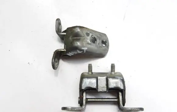 Nissan Qashqai Rear door hinge set 