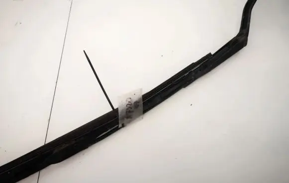 Opel Omega B1 Front wiper blade arm 90493822