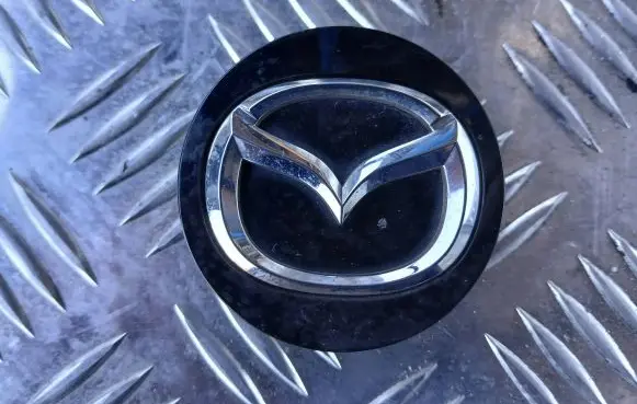 Mazda 3 III Original wheel cap BBM237193 K3954 A127