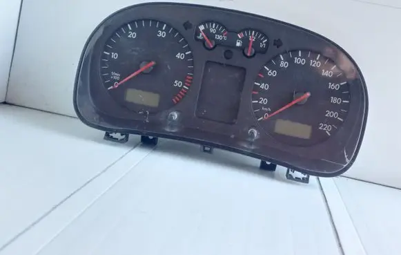 Volkswagen Golf IV Speedometer (instrument cluster) 1J0919881D